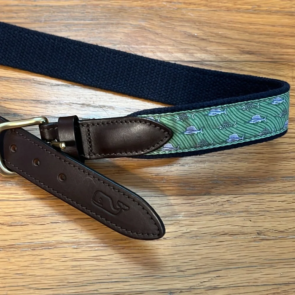 Vineyard Vines boy belt